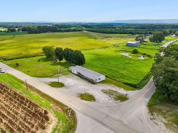 5365 Six Mile Board Rd, Belvidere, TN 37306