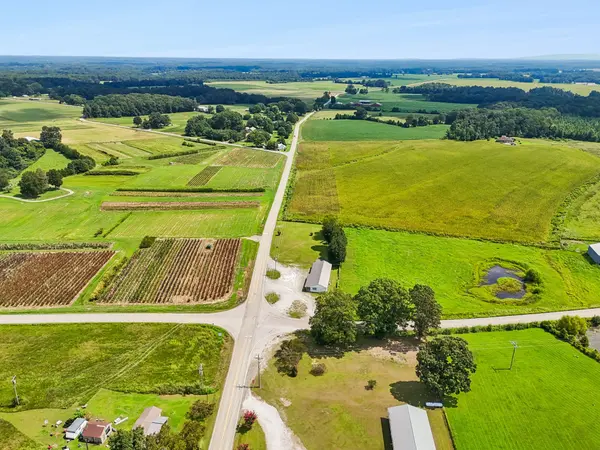 5365 Six Mile Board Rd, Belvidere, TN 37306