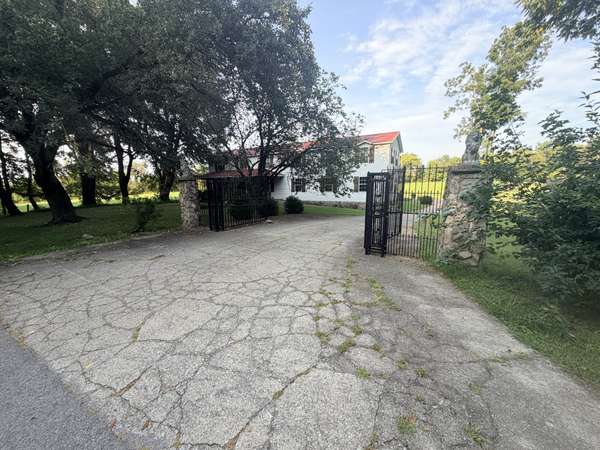 1399 Good Hope Cemetery Rd, Oak Grove, KY 42262