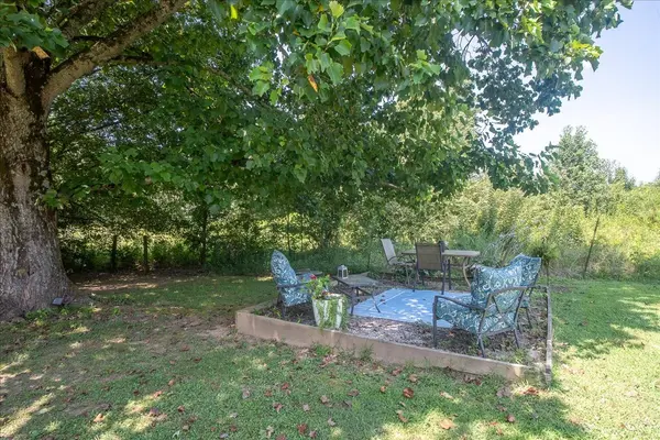 23 Sanders Dr, Leoma, TN 38468