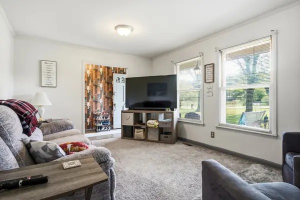 9106 Holmes Creek Rd, Smithville, TN 37166