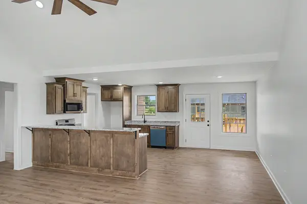 216 DJ Dr, Lafayette, TN 37083