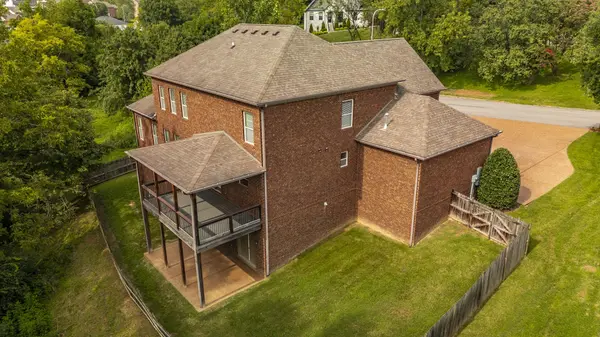 816 Lynn Dr, Goodlettsville, TN 37072