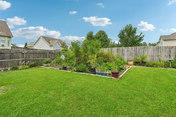 1216 Channelview Dr, Clarksville, TN 37040