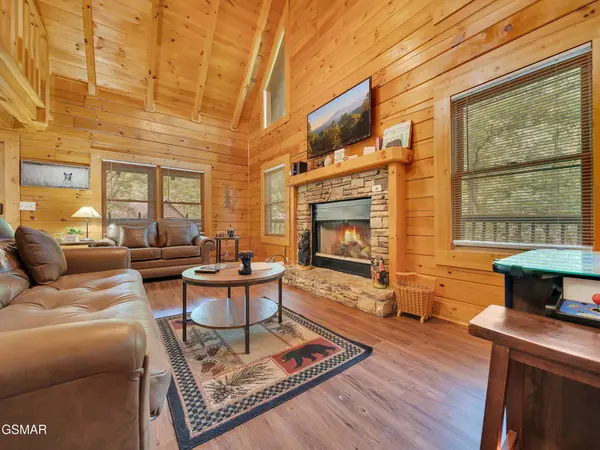 709 Gray Hawk Way, Pigeon Forge, TN 37863