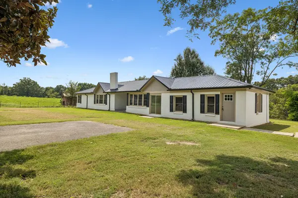 631 Bethany Rd, Red Boiling Springs, TN 37150