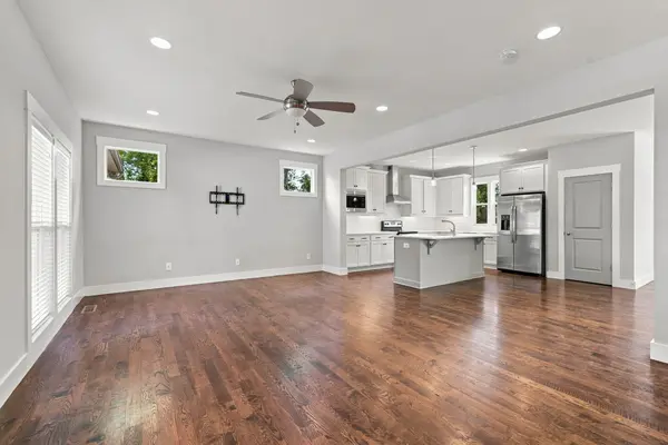 702B Waco Dr, Nashville, TN 37209
