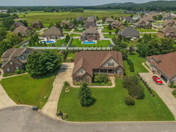 124 Hayfield Ct, Lascassas, TN 37085