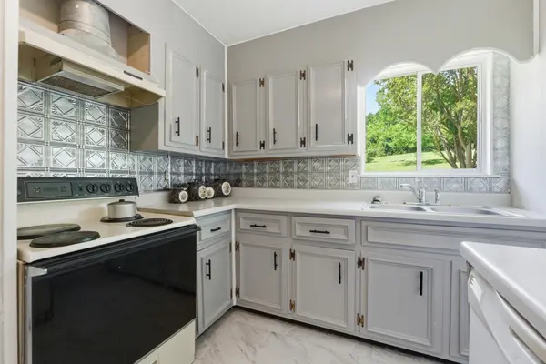 1000 Hill Crest Road, Hixson, TN 37343