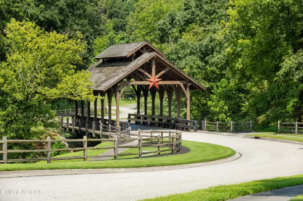 2124 Viewcrest Lane, Knoxville, TN 37932