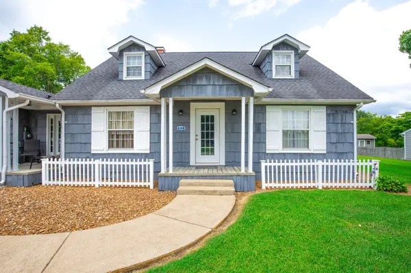 102 Revere Dr, Columbia, TN 38401