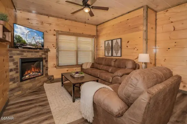 2045 Eagle Feather Drive, Sevierville, TN 37876