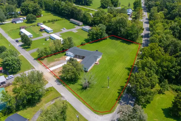 1270 Gnat Hill Rd, Manchester, TN 37355