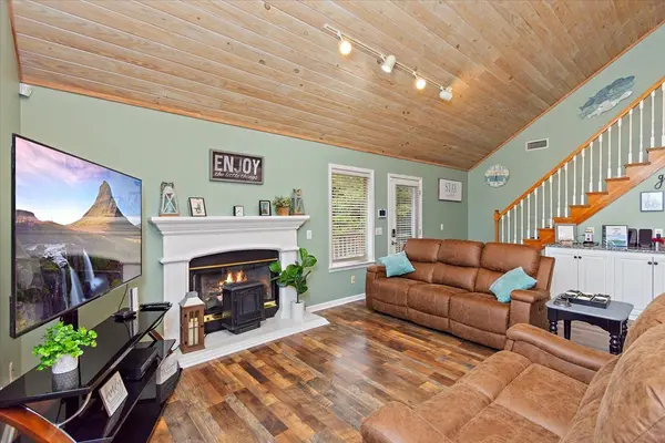 4250 Four Seasons Rd, Smithville, TN 37166