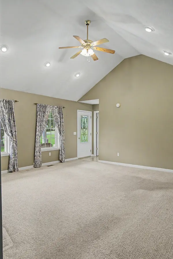 8229 Galen Rd, Lafayette, TN 37083