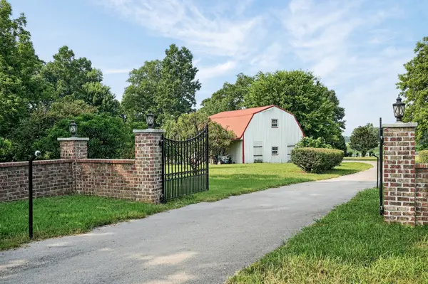 3667 Locke Bend Rd, Rock Island, TN 38581