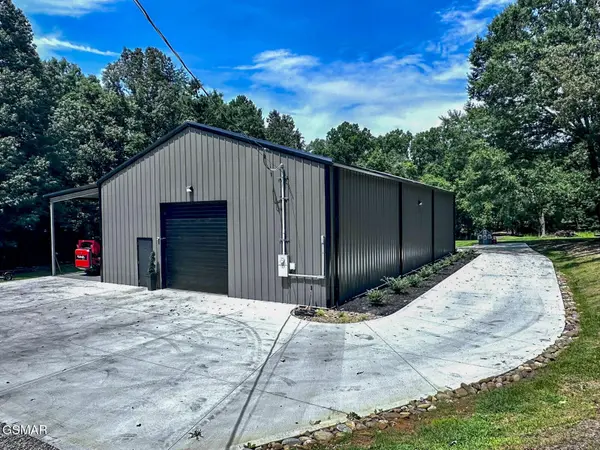 2919 Flicker Lane, Dandridge, TN 37725