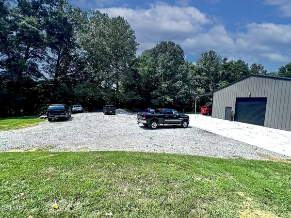 2919 Flicker Lane, Dandridge, TN 37725