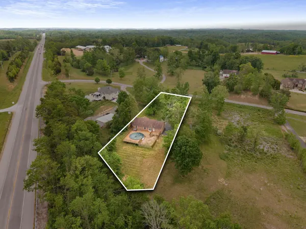 78 Angela Ln, Westmoreland, TN 37186