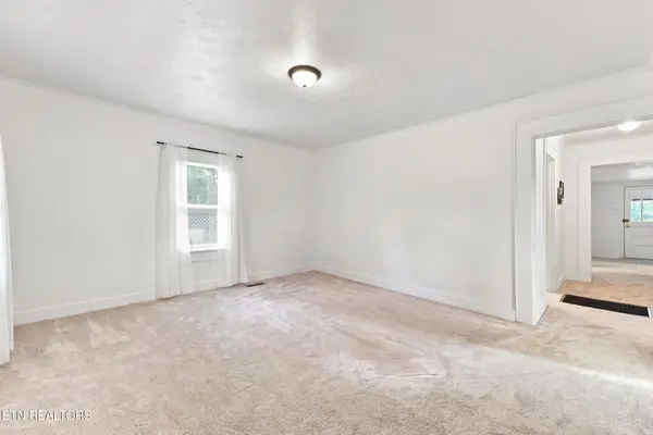4317 Fulton Rd, Corryton, TN 37721