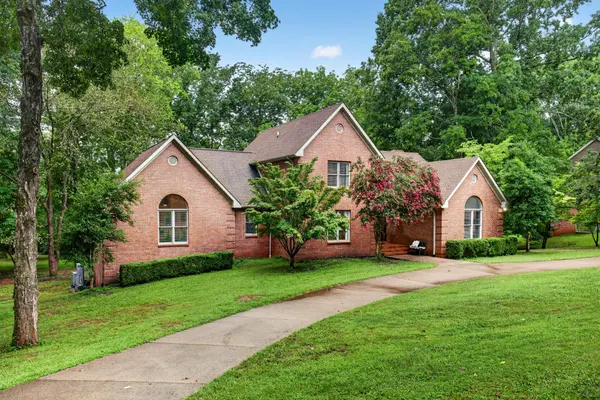 1604 Deerfield Dr, Clarksville, TN 37043