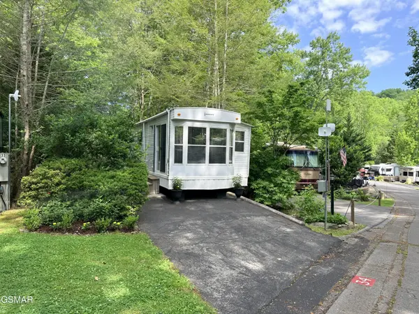4229 E Parkway, Gatlinburg, TN 37738