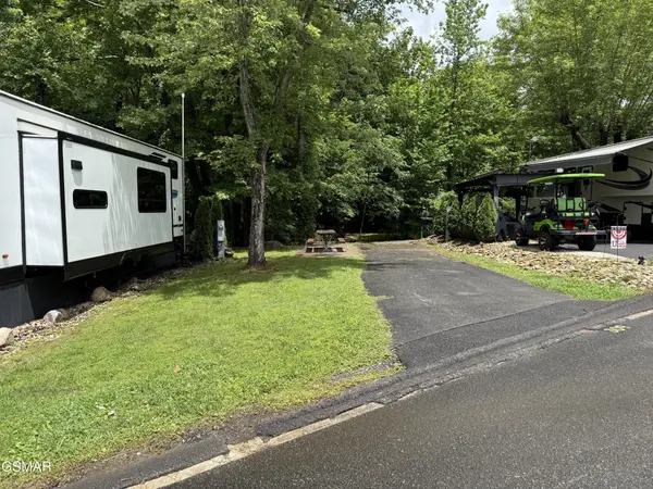 4229 E Parkway, Gatlinburg, TN 37738