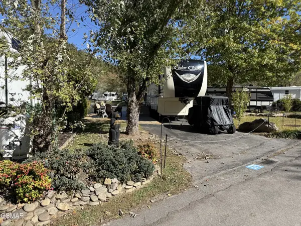 4229 E Parkway, Gatlinburg, TN 37738
