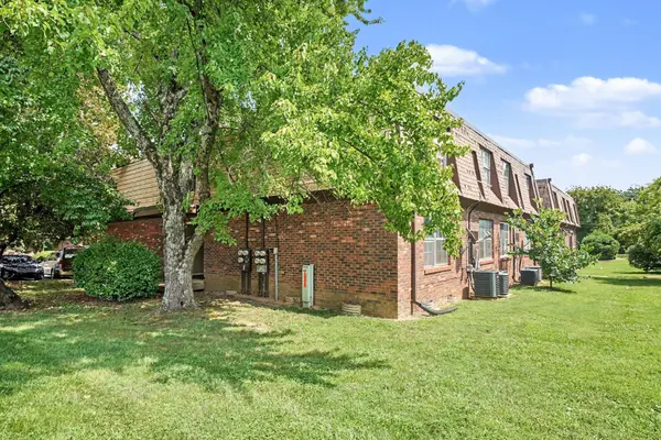 441 Harding Pl #E1, Nashville, TN 37211
