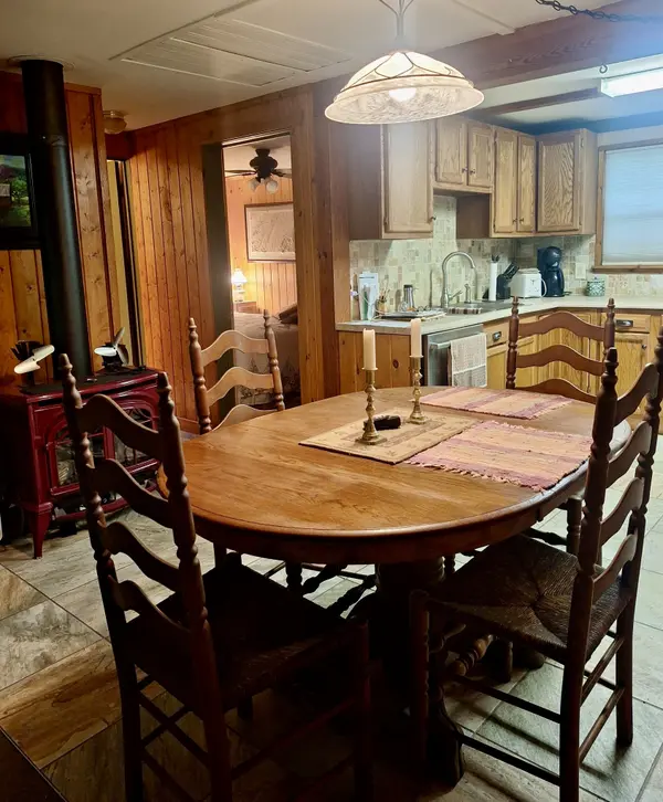 2841 River Rd, Tellico Plains, TN 37385