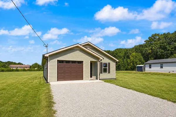 105 N B St, Hillsboro, TN 37342