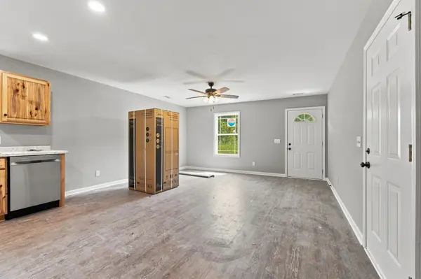 105 N B St, Hillsboro, TN 37342
