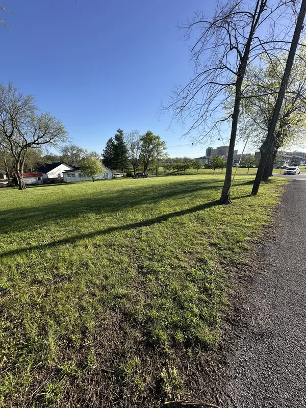 416 E Bledsoe St, Gallatin, TN 37066
