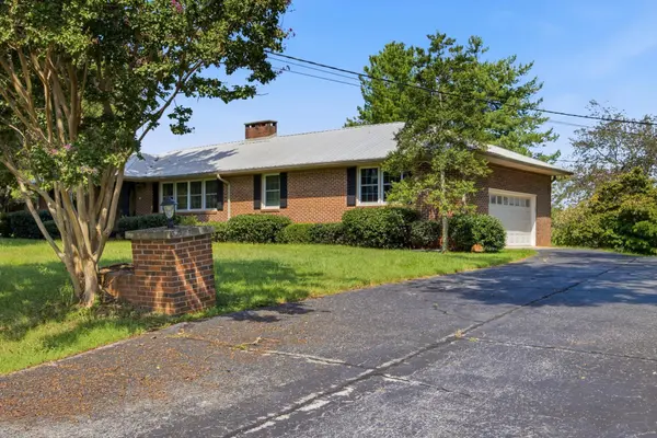 401 E Petty Lane, Winchester, TN 37398