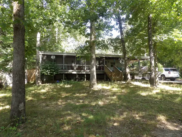 7062 Cuba Landing Rd, Waverly, TN 37185