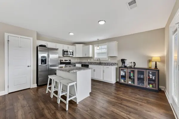 950 Tufnel Dr, Clarksville, TN 37040