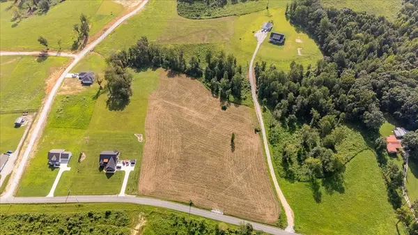 208 Beartown Rd, Loretto, TN 38469