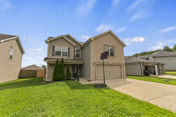 1200 Gentry Dr, Clarksville, TN 37043