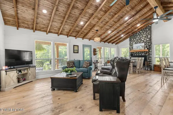 486 Steer Creek Road, Tellico Plains, TN 37385