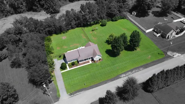 15 Meadowland Dr, Manchester, TN 37355