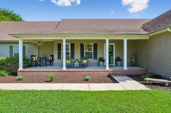 15 Meadowland Dr, Manchester, TN 37355