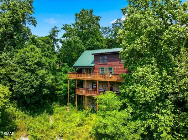 2606 Tree Top Way, Pigeon Forge, TN 37863