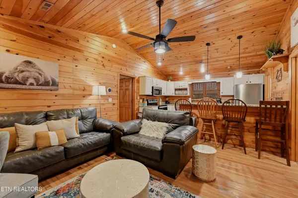 3770 Ravens Den Way, Pigeon Forge, TN 37862