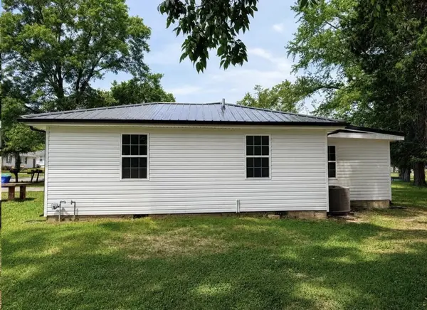 112 Clinton St, Russellville, KY 42276