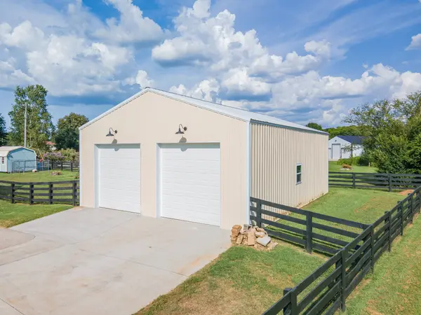 4287 Smiley Rd, Chapel Hill, TN 37034