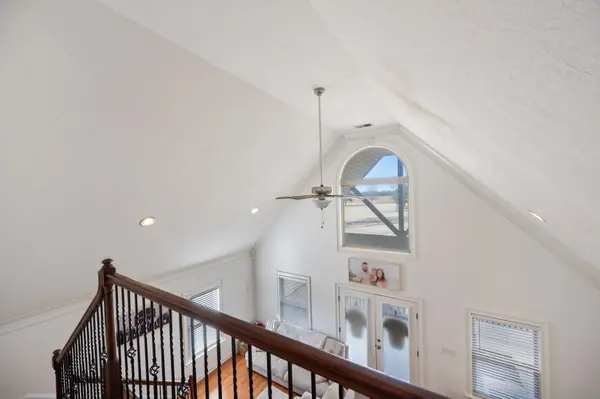 222 Fairway Villa Ln, Decaturville, TN 38329