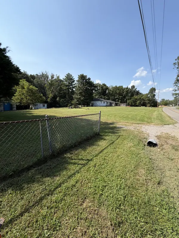 3670 Lake Rd, Woodlawn, TN 37191