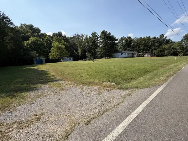 3670 Lake Rd, Woodlawn, TN 37191