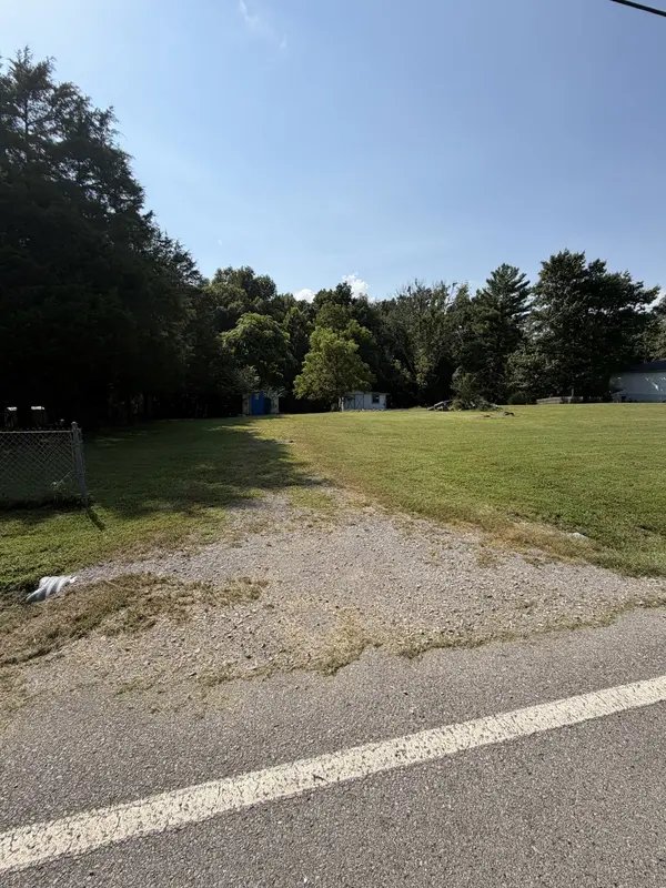 3670 Lake Rd, Woodlawn, TN 37191