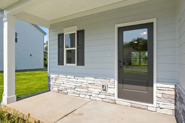 617 Nightengale Ridge Dr, Columbia, TN 38401